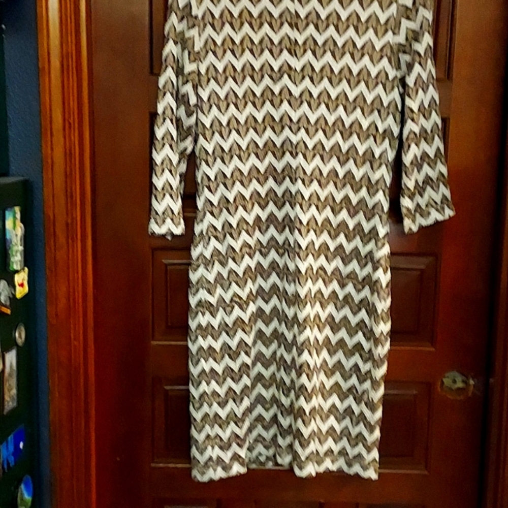 Dress - Picture 4 of 5
